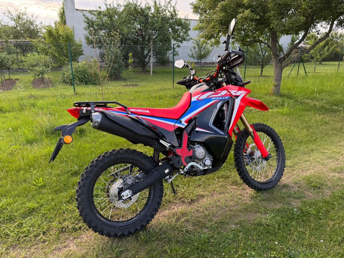 Honda CRF 300 Rally (původ ČR, 1. majitel, pouze 600 km)