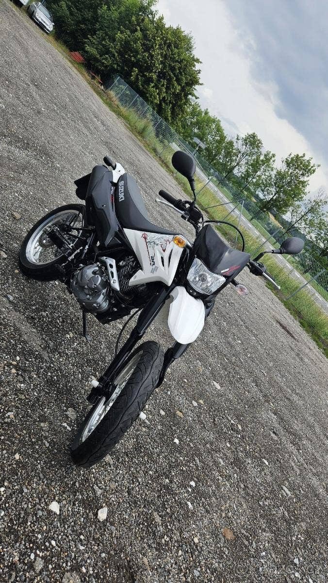 Suzuki DR 125 SM motard