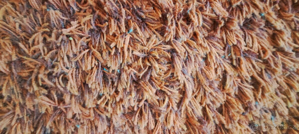 Velký krásný červený kulatý koberec - 3