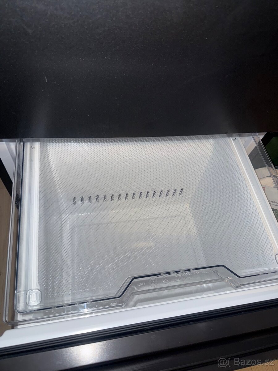 Chladnička s mrazničkou Haier HTW5618DNPT černá - 3