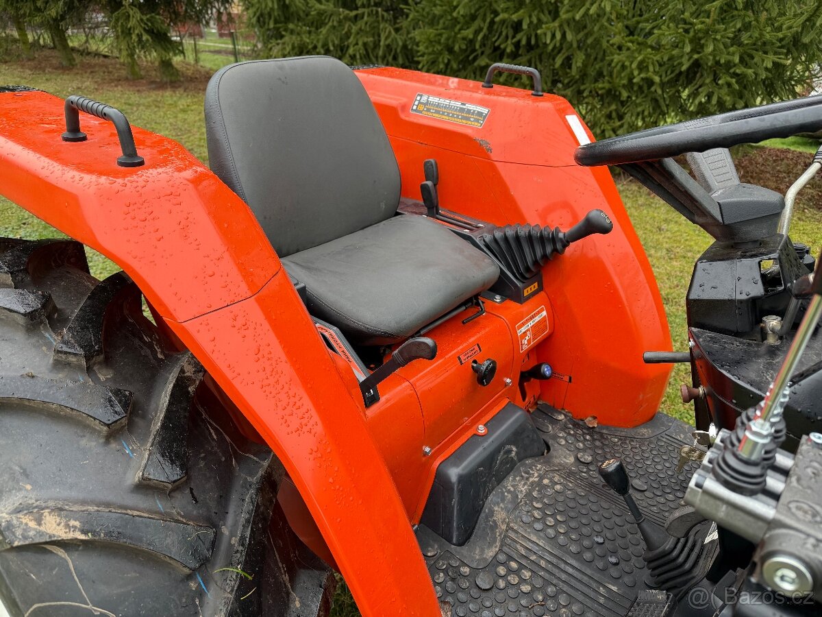 Malotraktor kubota GL32 s celním nakladačem 450 - 3