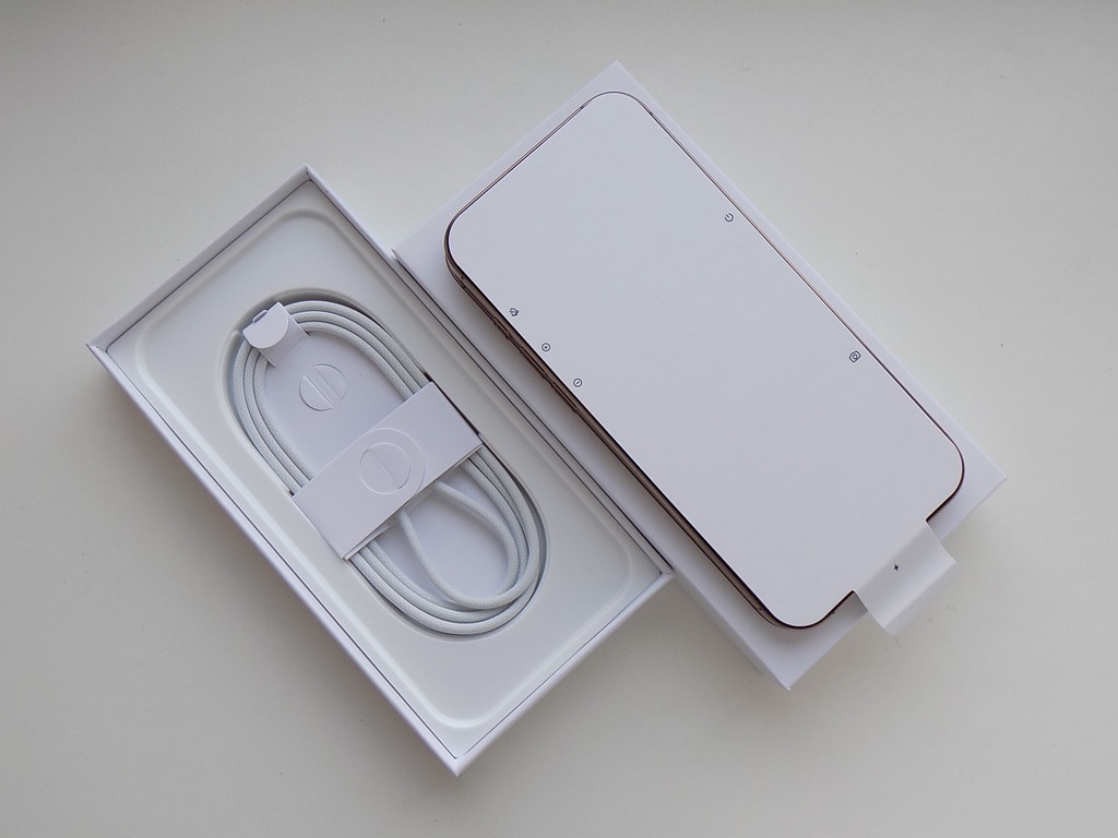 APPLE iPhone 16 Pro MAX 256GB Pouštní Titan -ZÁRUKA-NEPOUŽIT - 3