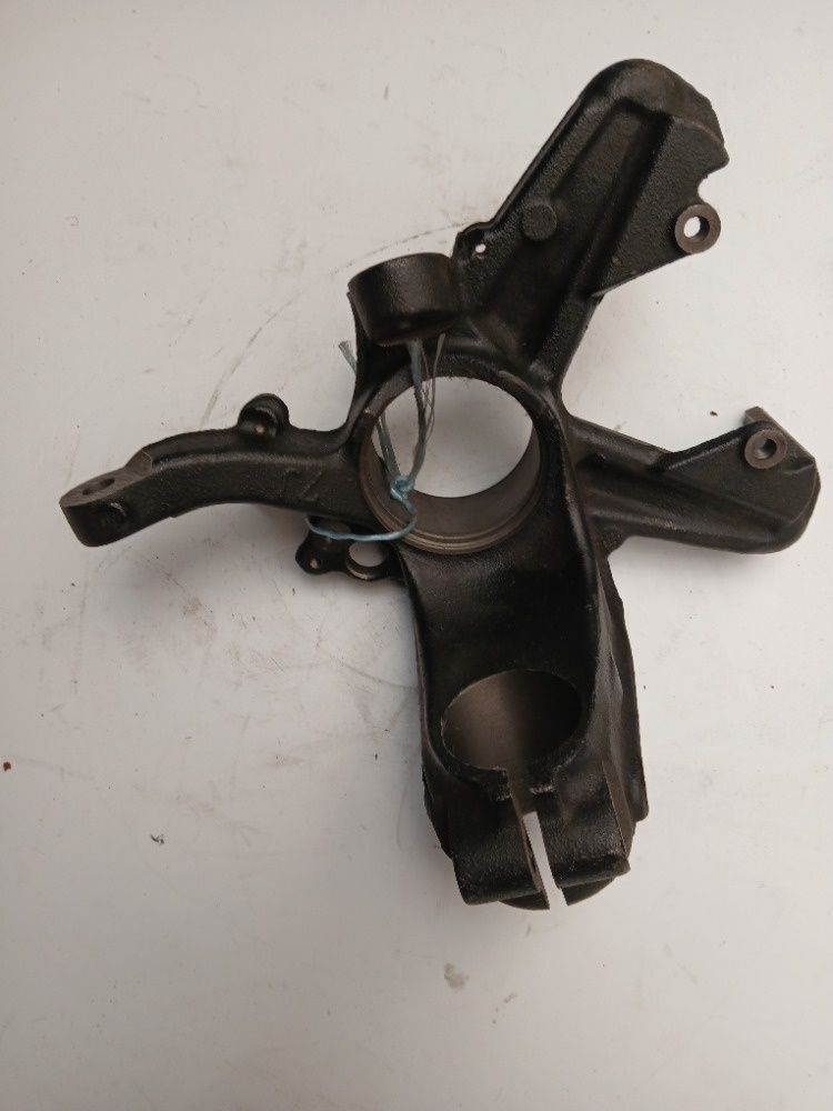 Těleso ložiska čepu kola s držákem třmenu brzdy - 3