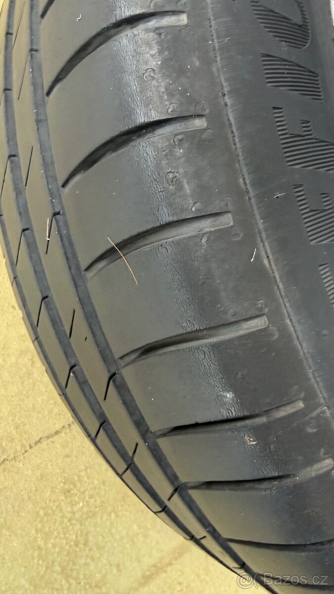 Škoda zimní pneu - 195-65R15 - 3