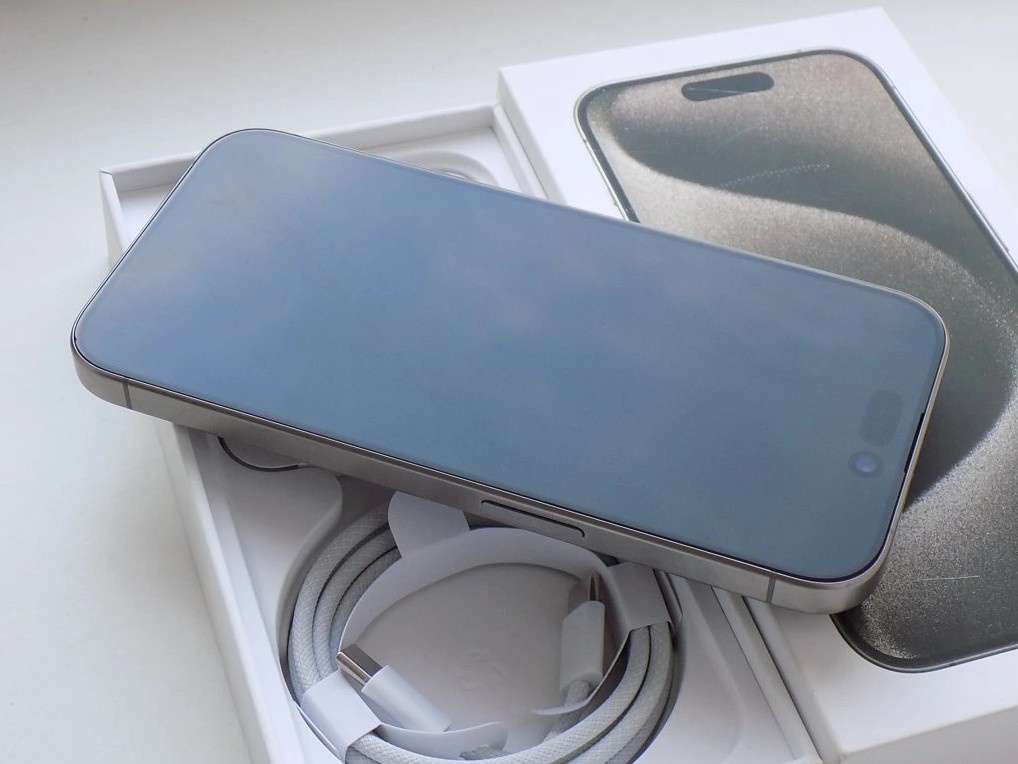 Apple iPhone 15 Pro 128GB Přírodní titan, ZARUKA, TOP - 3