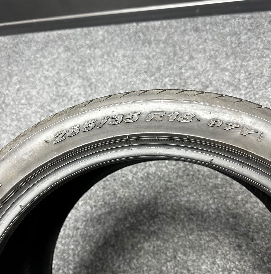 1ks pneu Pirelli 265/35/18 - 3