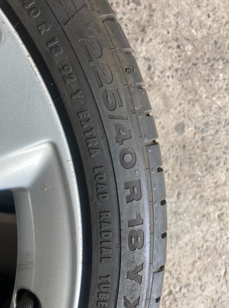 Orig alu AUDI 225/45r18 letní 5mm - 3