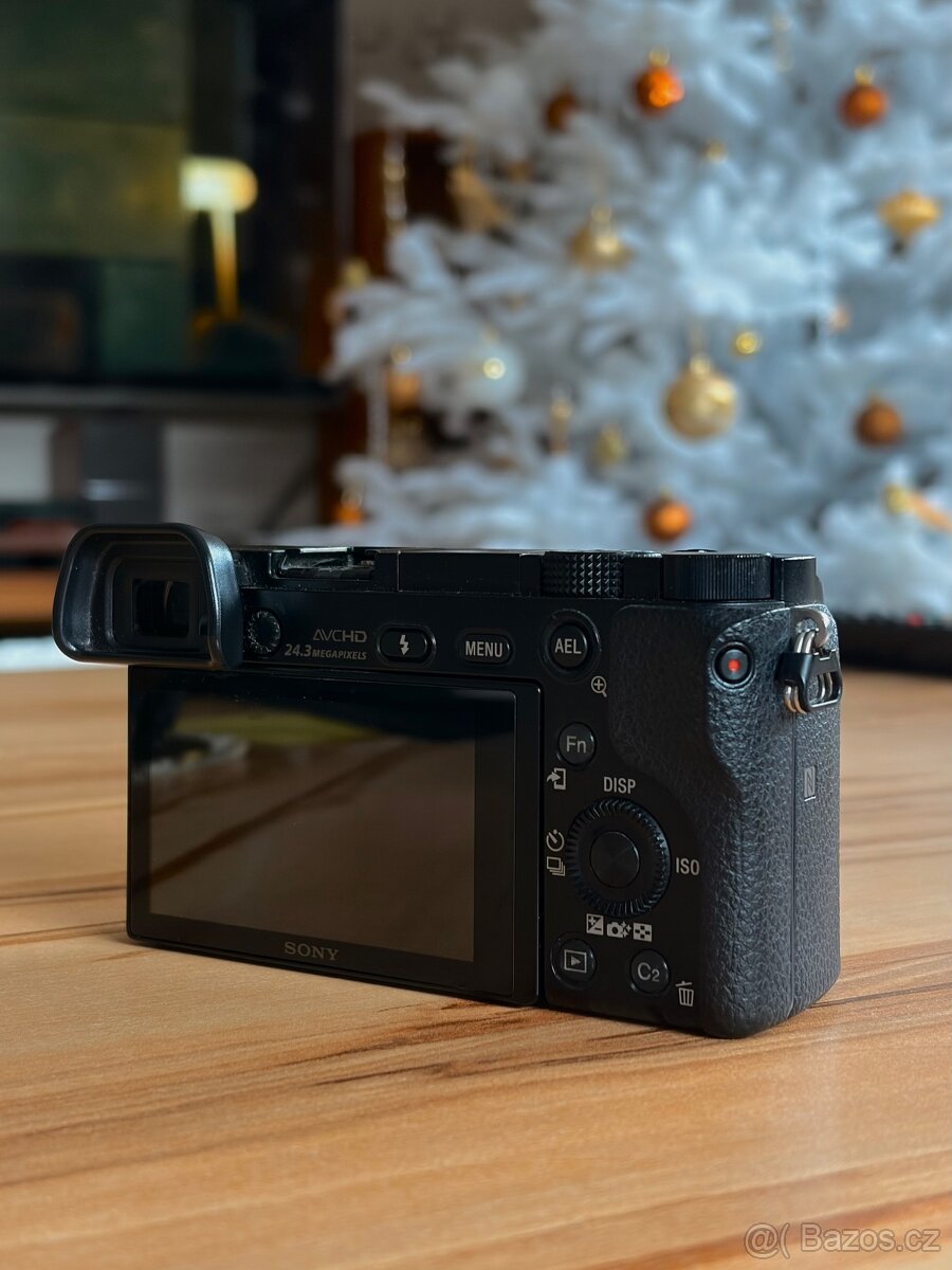 Sony a6000 + příslušenství - 3
