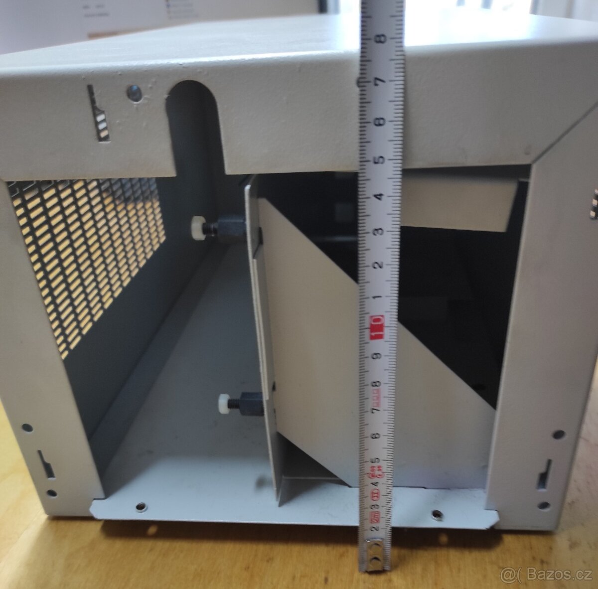 kovová skříňka - 3