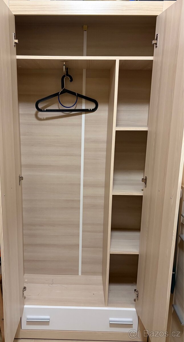 Šatní skříň malá - 3