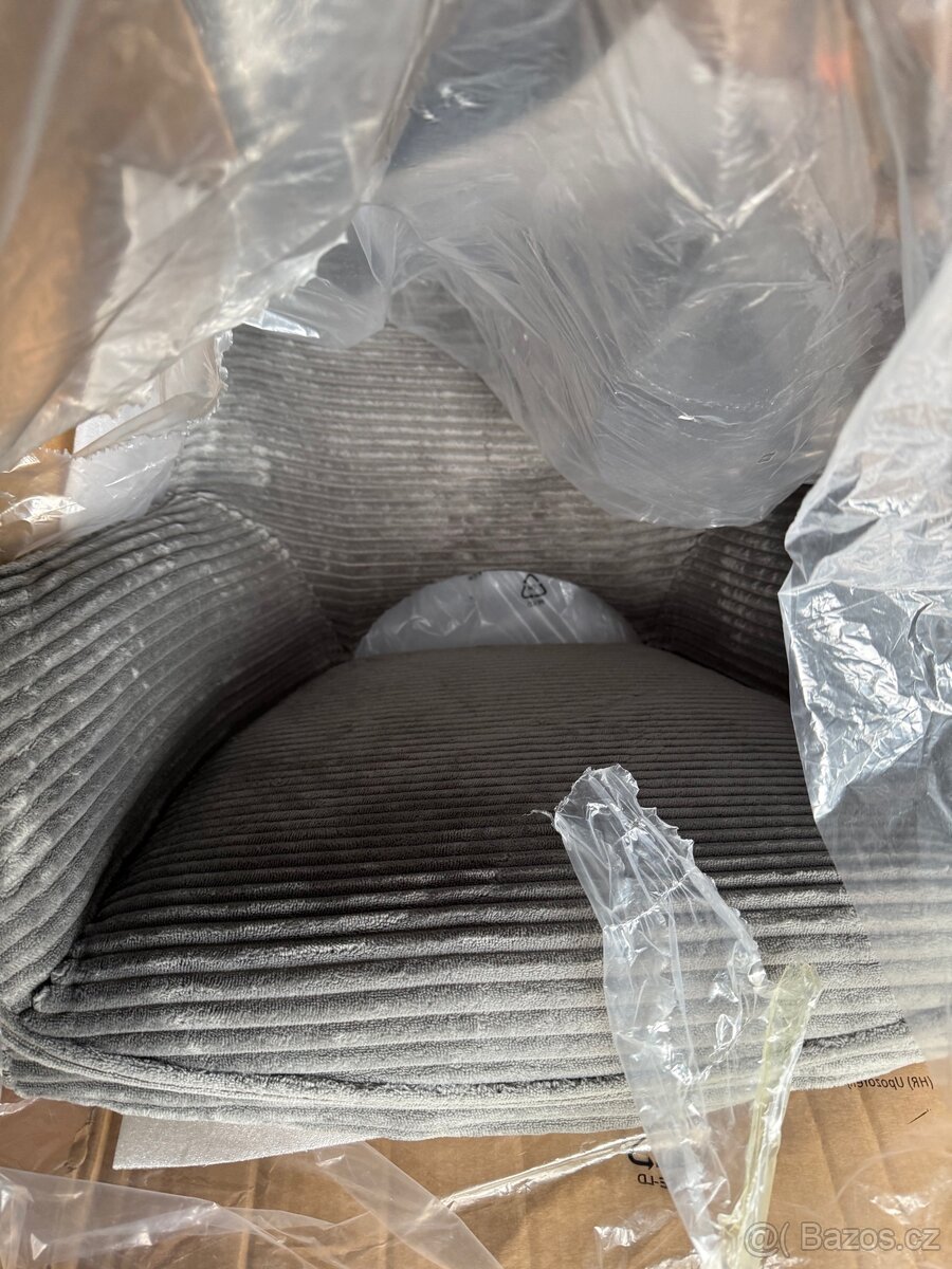 Krasne zidle 2ks dva druhy - 3