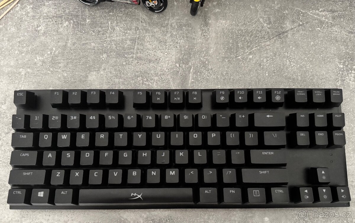 Periferie-klávesnice,mys,sluchatka,reproduktory,židle - 3