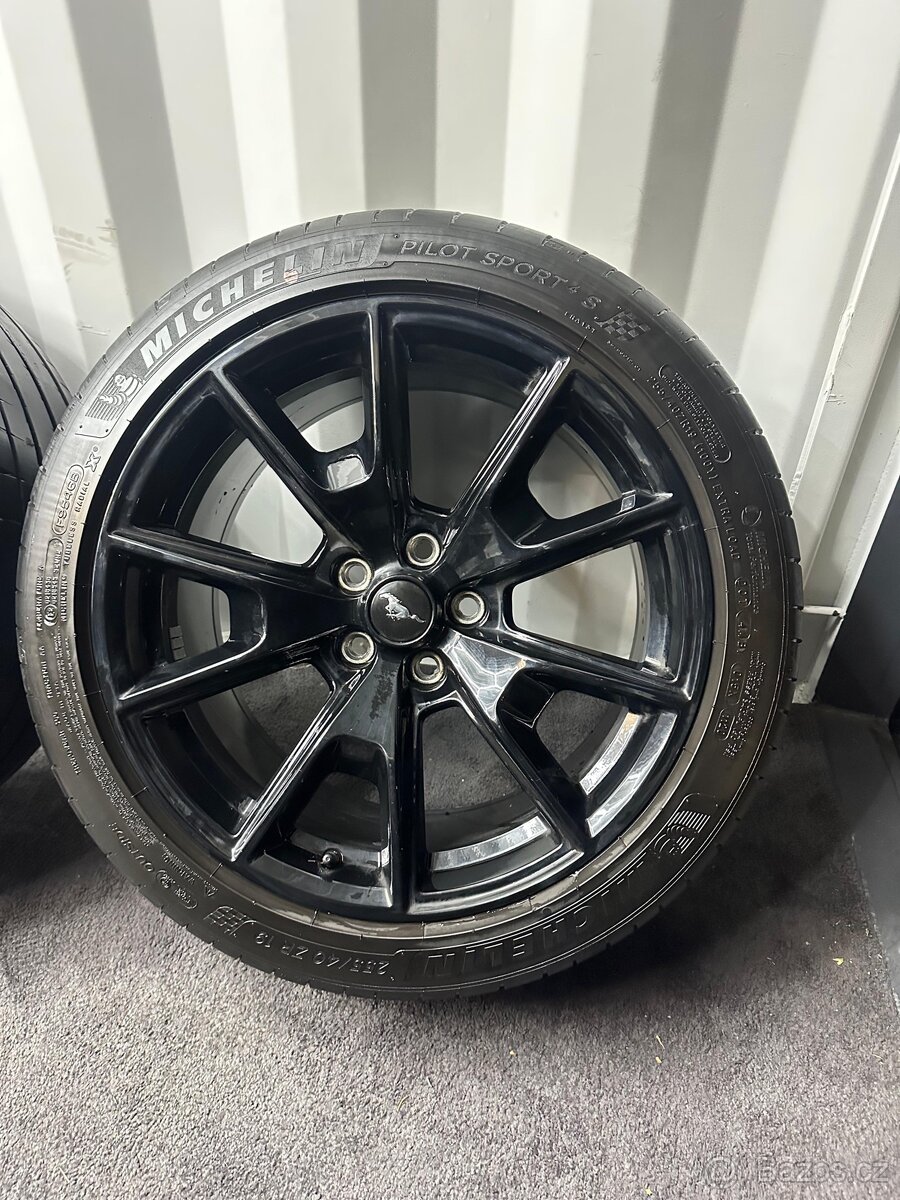 Ford Mustang alu kola original 55letá edice r19 - 3