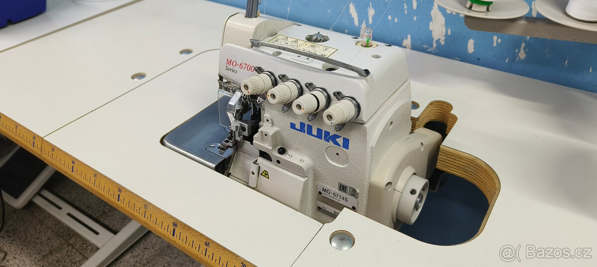 Průmyslový 4 nitny overlock JUKI MO-6714s - 3