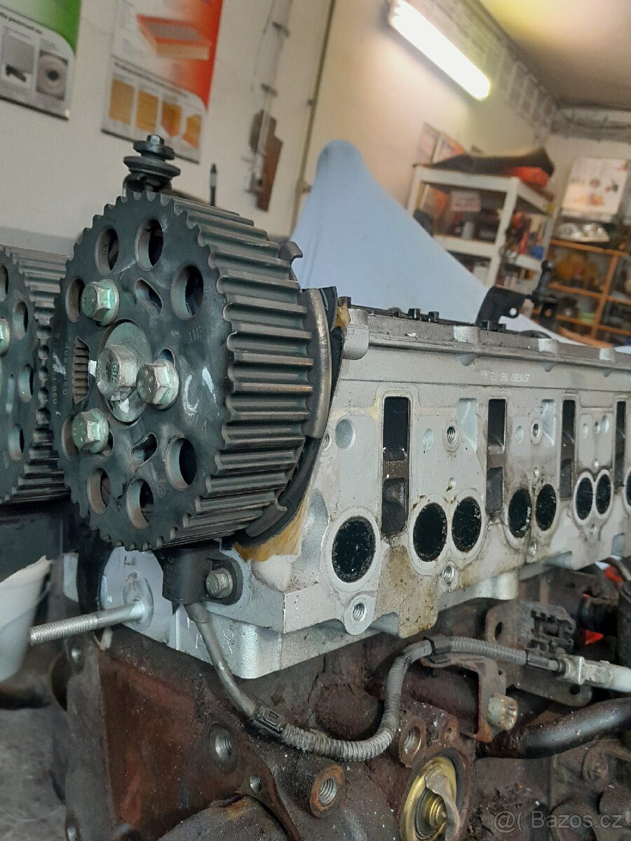 Hlava motoru azv - 3