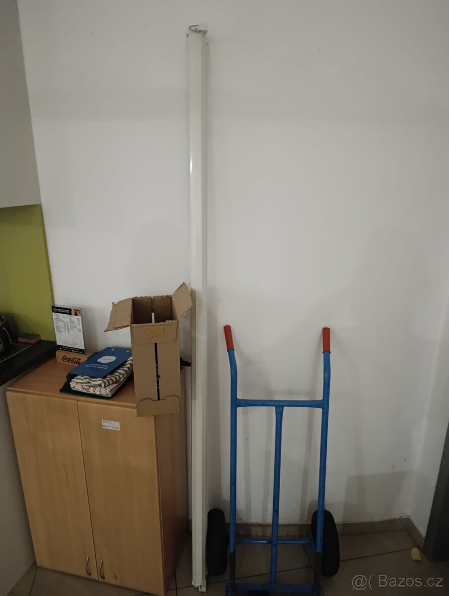 Projektor a plátno - 3