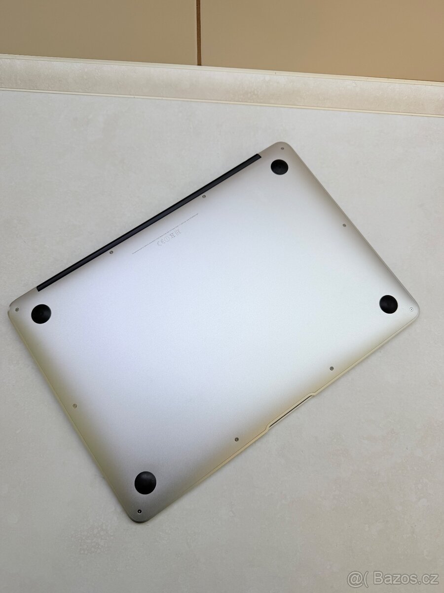 MacBook Air 13” (2017) - 3