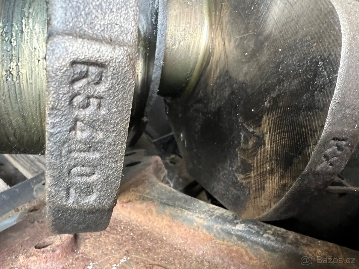 Prodám klikovou hřídel Mercedes Actros MP3 - 3