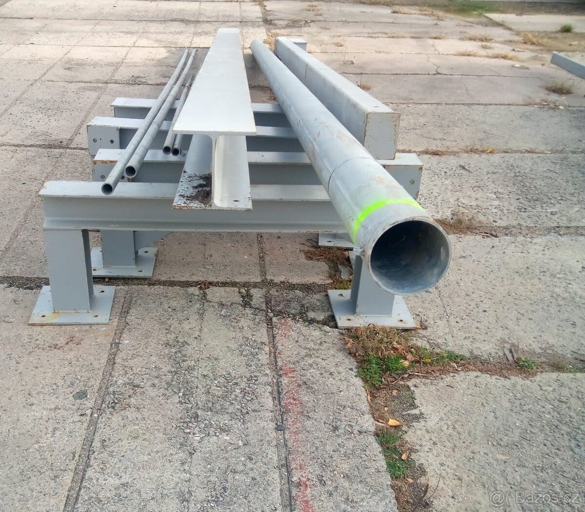 Železné trubky, nosníky, jekly - 3