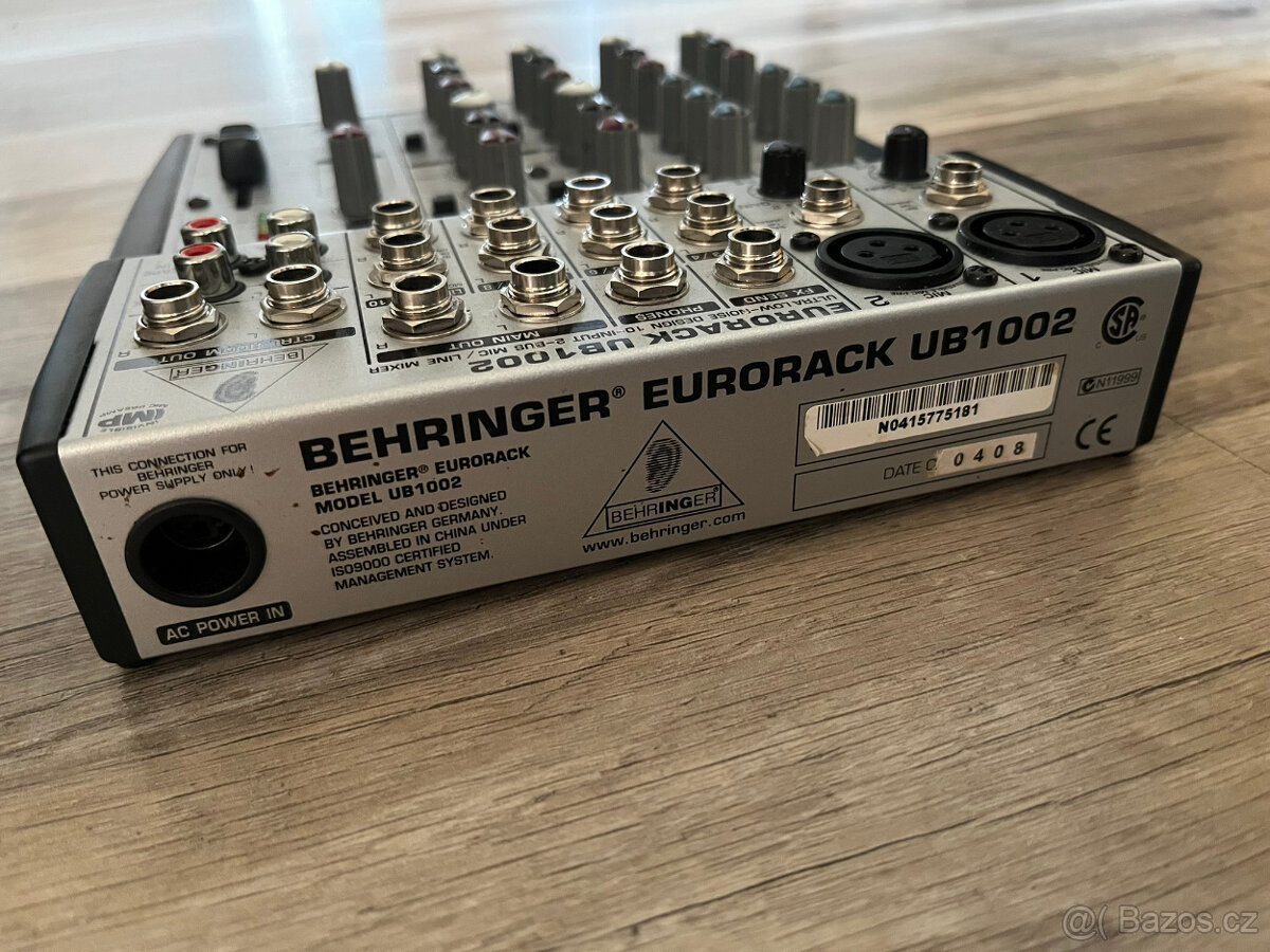 Mixážní pult Behringer Eurorack UB1002 - 3