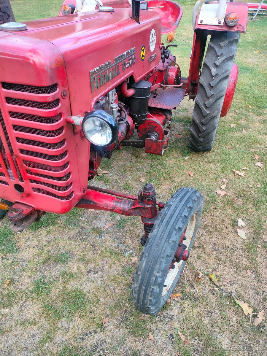 traktor MC CORMICK - 3