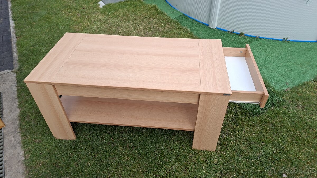 Dřevěný konferenční stolek - 3