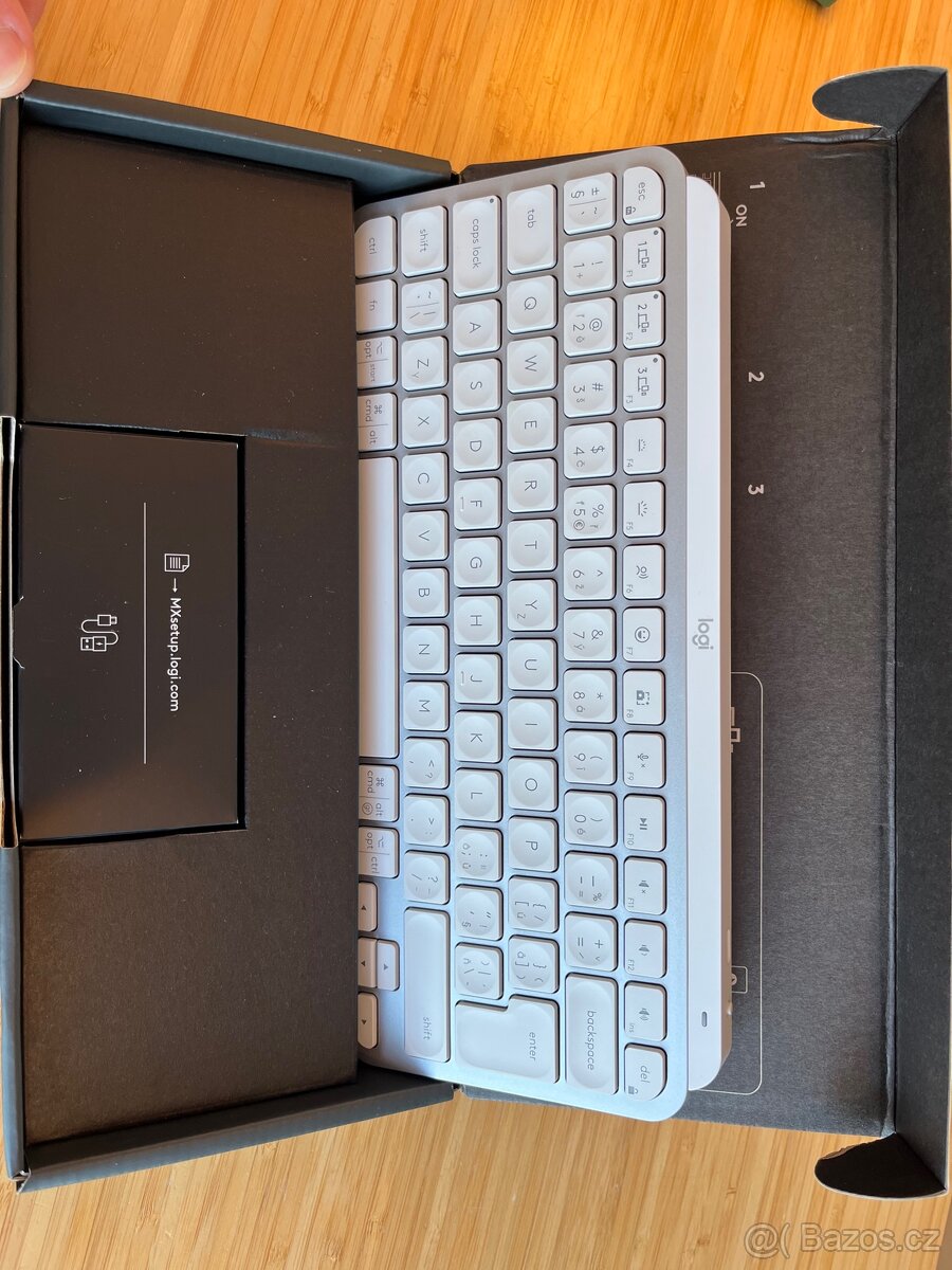 Bezdrátová klávesnice Logitech - 3