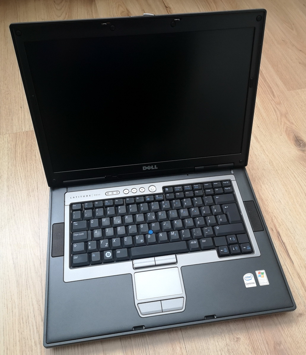 Predám Retro notebook Dell Latitude D830 - 3