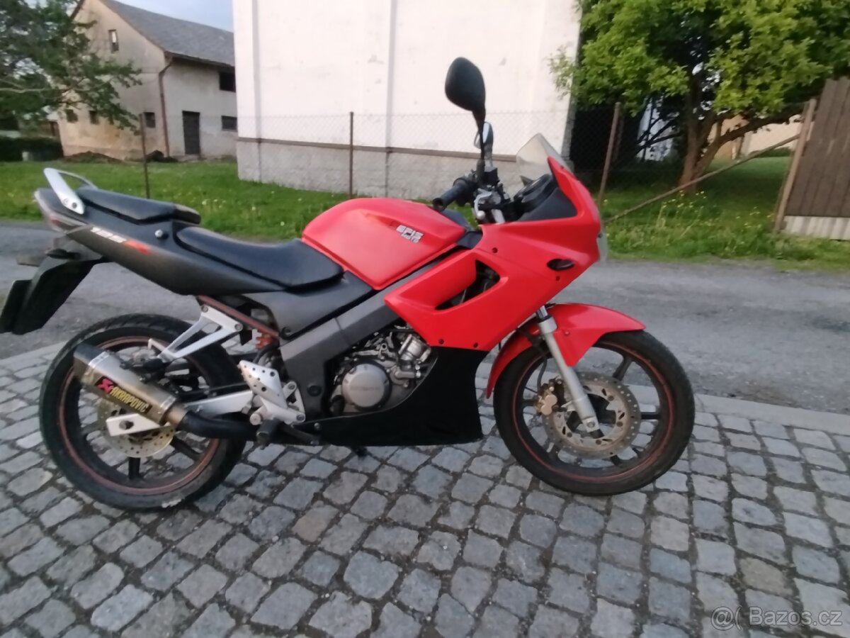 Honda cbr125r 2004 - 3