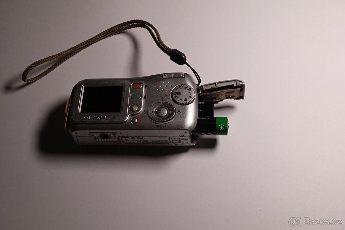 Olympus C-180 - 3