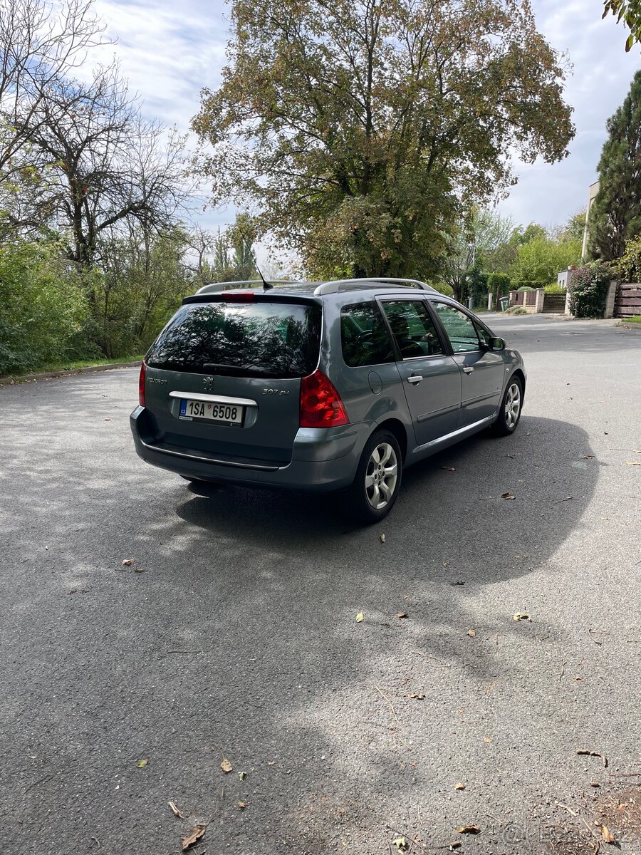 Peugeot 307, 7 místné - 3