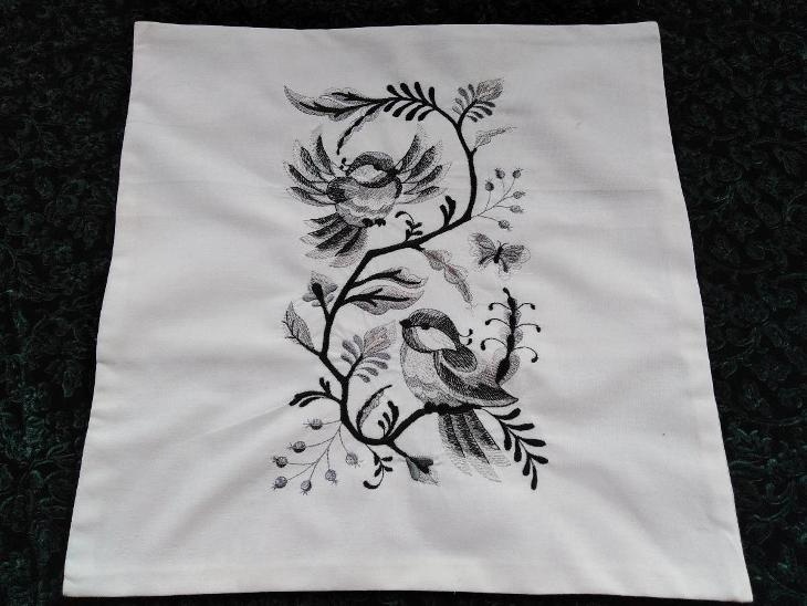 2x VYŠÍVANÉ POVLAKY NA POLŠTÁŘKY - PTÁČKOVÉ - POLŠTÁŘ - 3