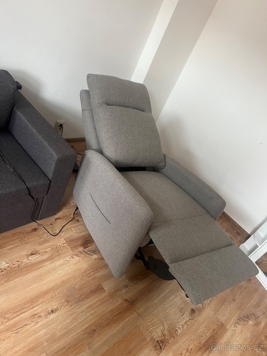 Polohovací masážní křeslo - 3