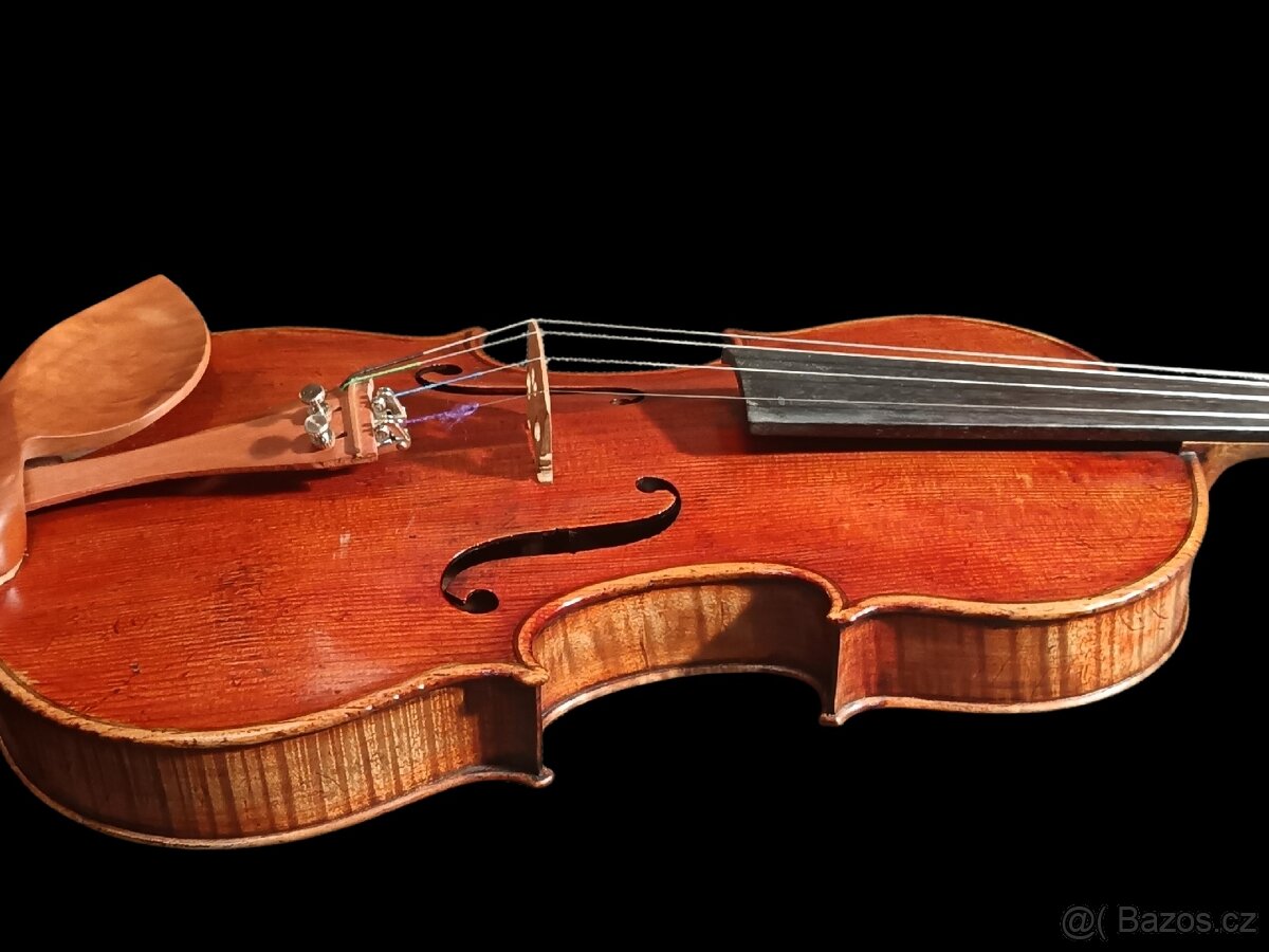 Pěkné staré housle - 3