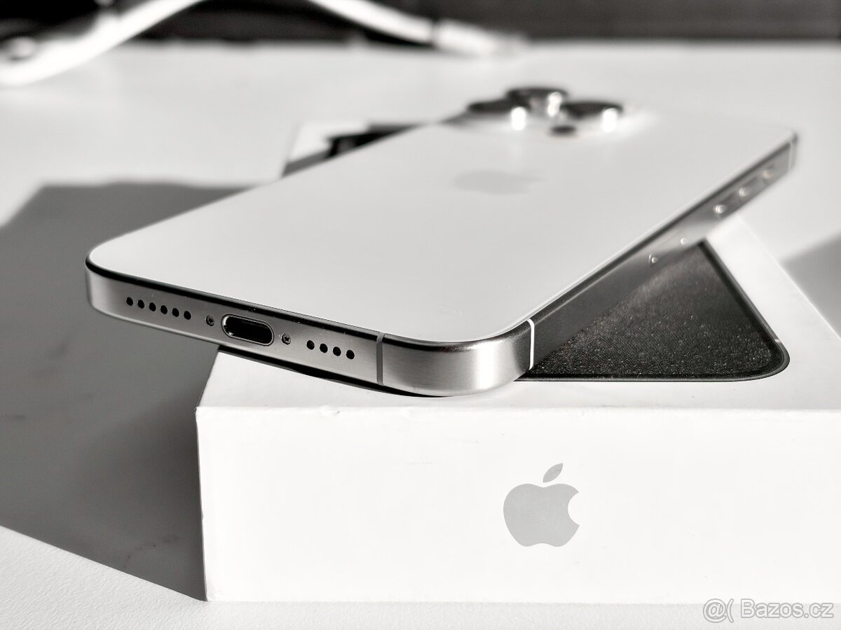 iPhone 15 Pro Max | 256GB, Stříbrný - 3