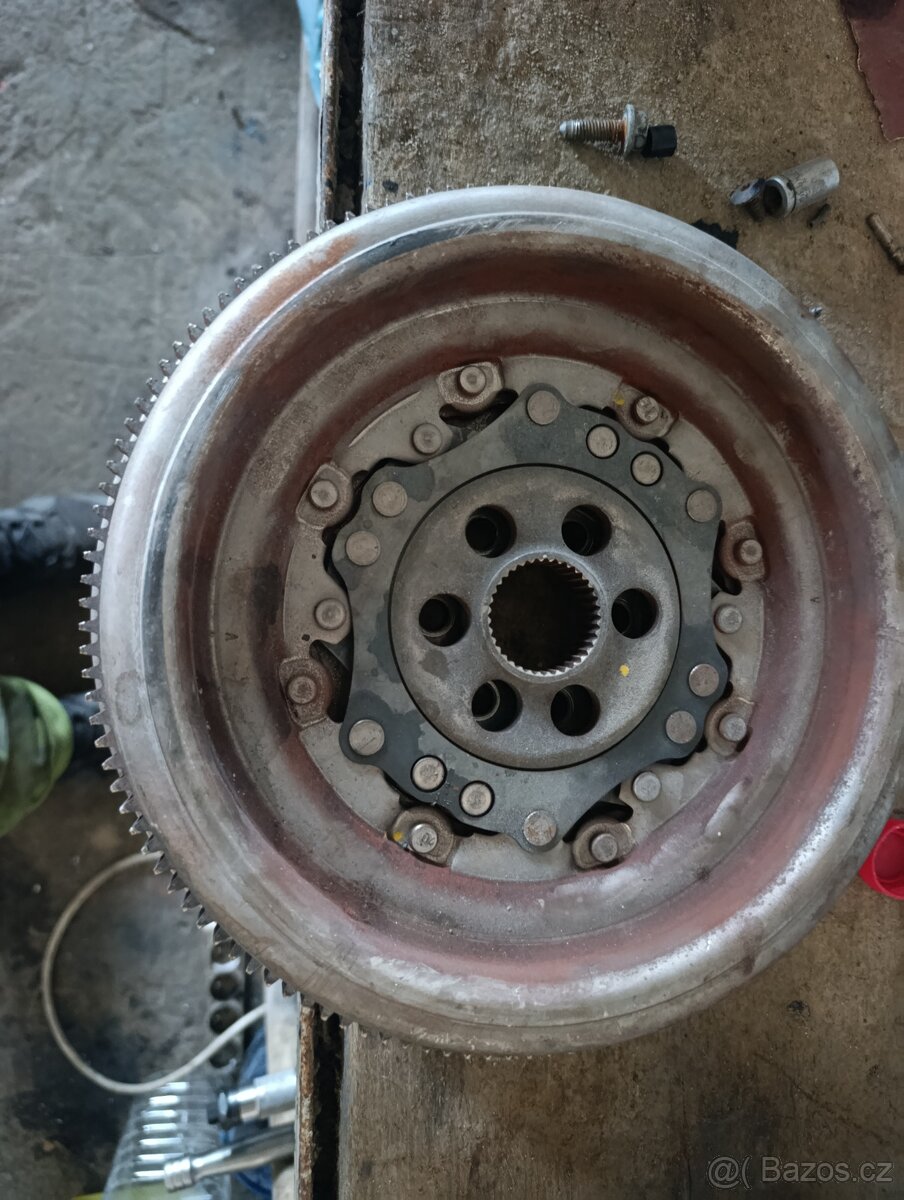 Dvouhmotnostní Setrvačník DSG 6q škoda - 3