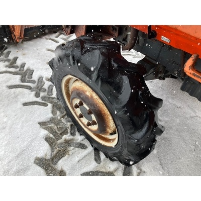 Malotraktor Kubota s čelním nakladačem - 3