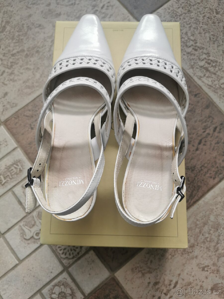 Dámské kožené bílé lodičky. - 3