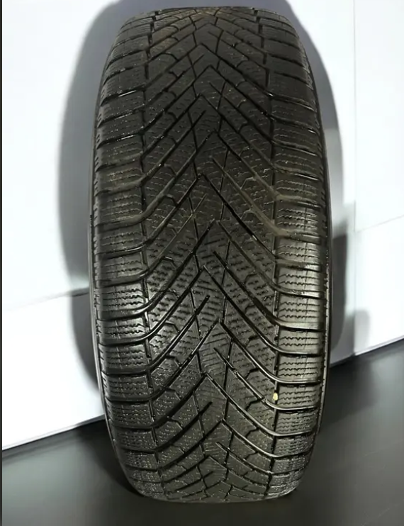 Zánovní originální alu kola Volvo 5x108+ 235/60r18 - 3