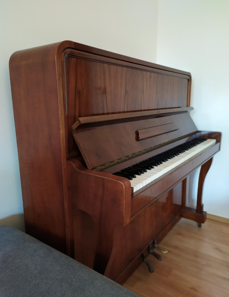 Pronájem klavíru Petrof - 3