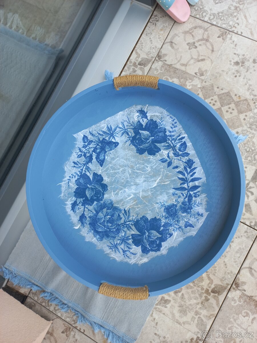 Odkládací stolek - 3