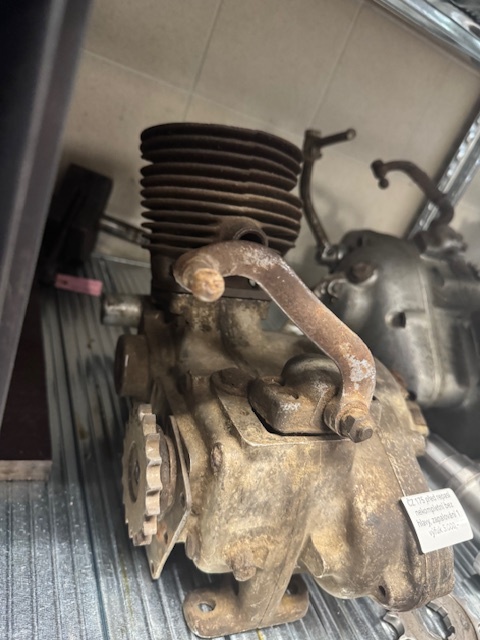 ČZ - 175 - motor před repasem - 3