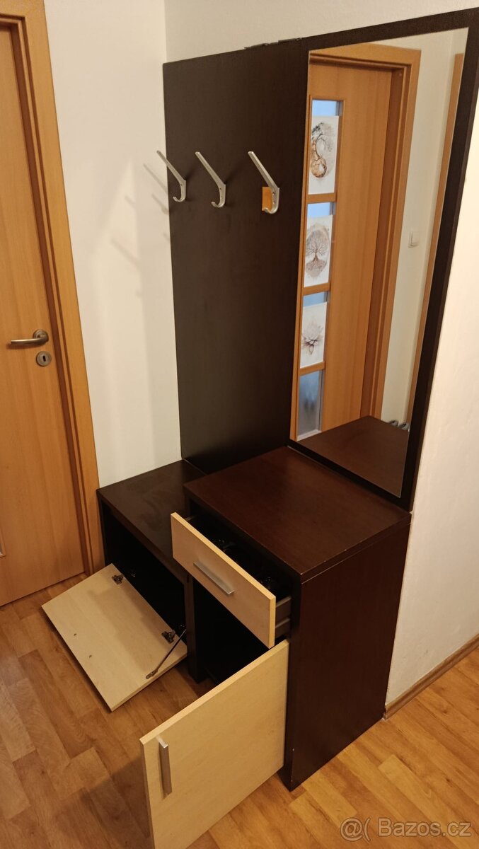 Předsíňová stěna - 3