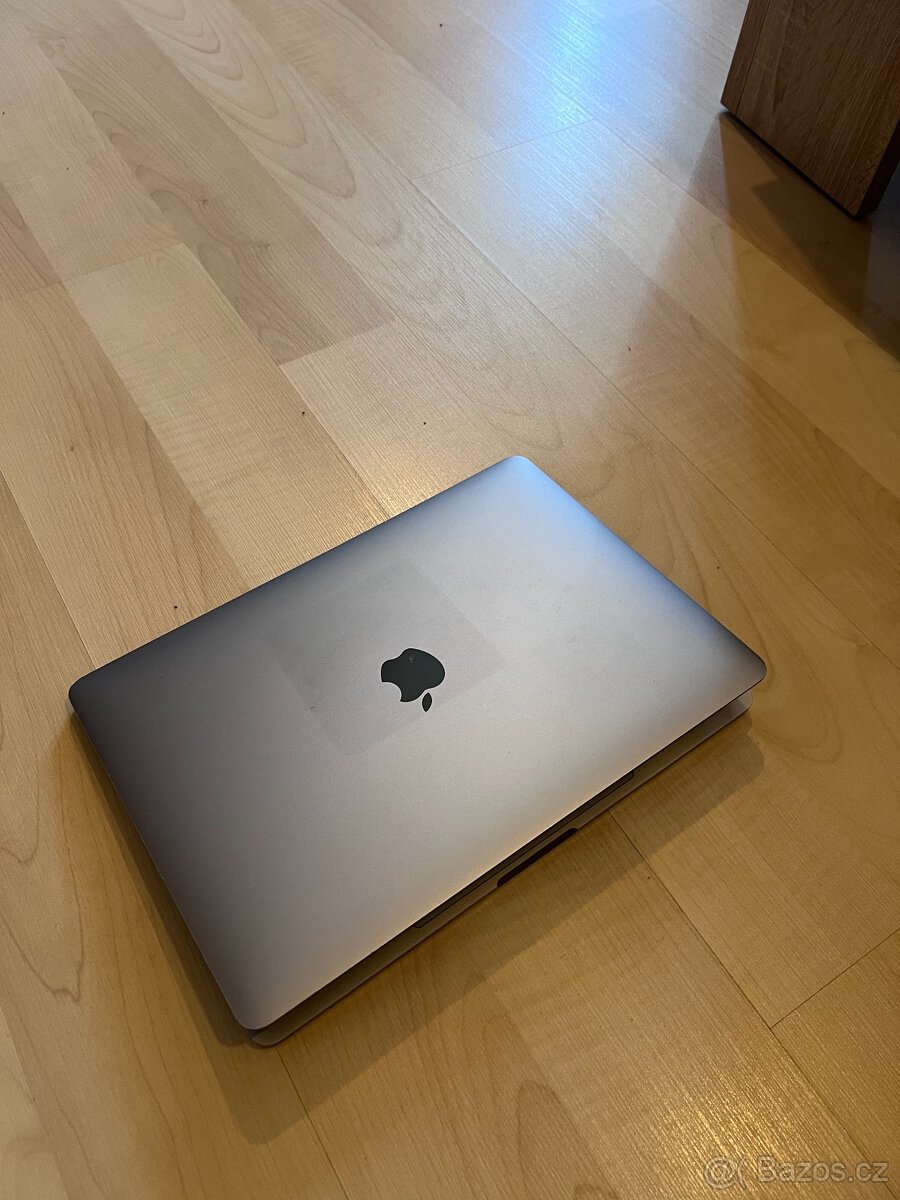 Apple MacBook Pro 13" s Touch Barem (Late 2016) - i5 / 8GB - 3