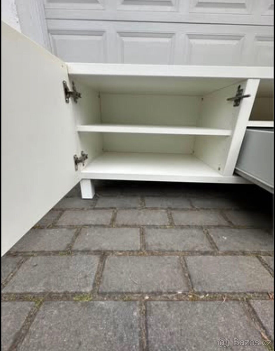 Ikea TV stolek - 3