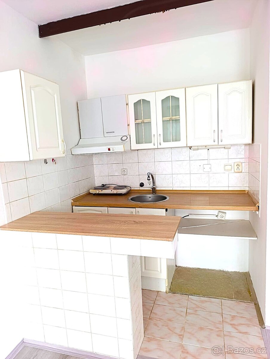 Pronájem bytu 1+kk 28 m² Lumírova, Ostrava - Výškovice - 3