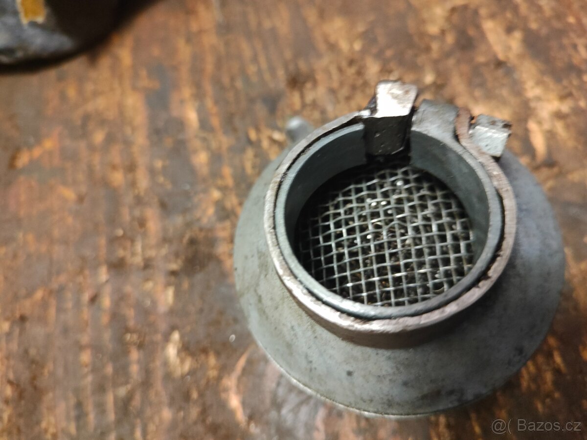 Kryt karburátoru Jawa 250/353 - 3