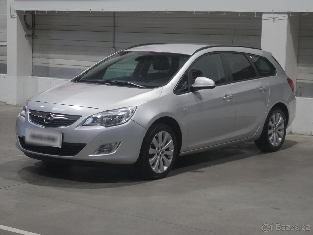 Opel Astra 1.4T , 103 kW benzín, 2011 - 3