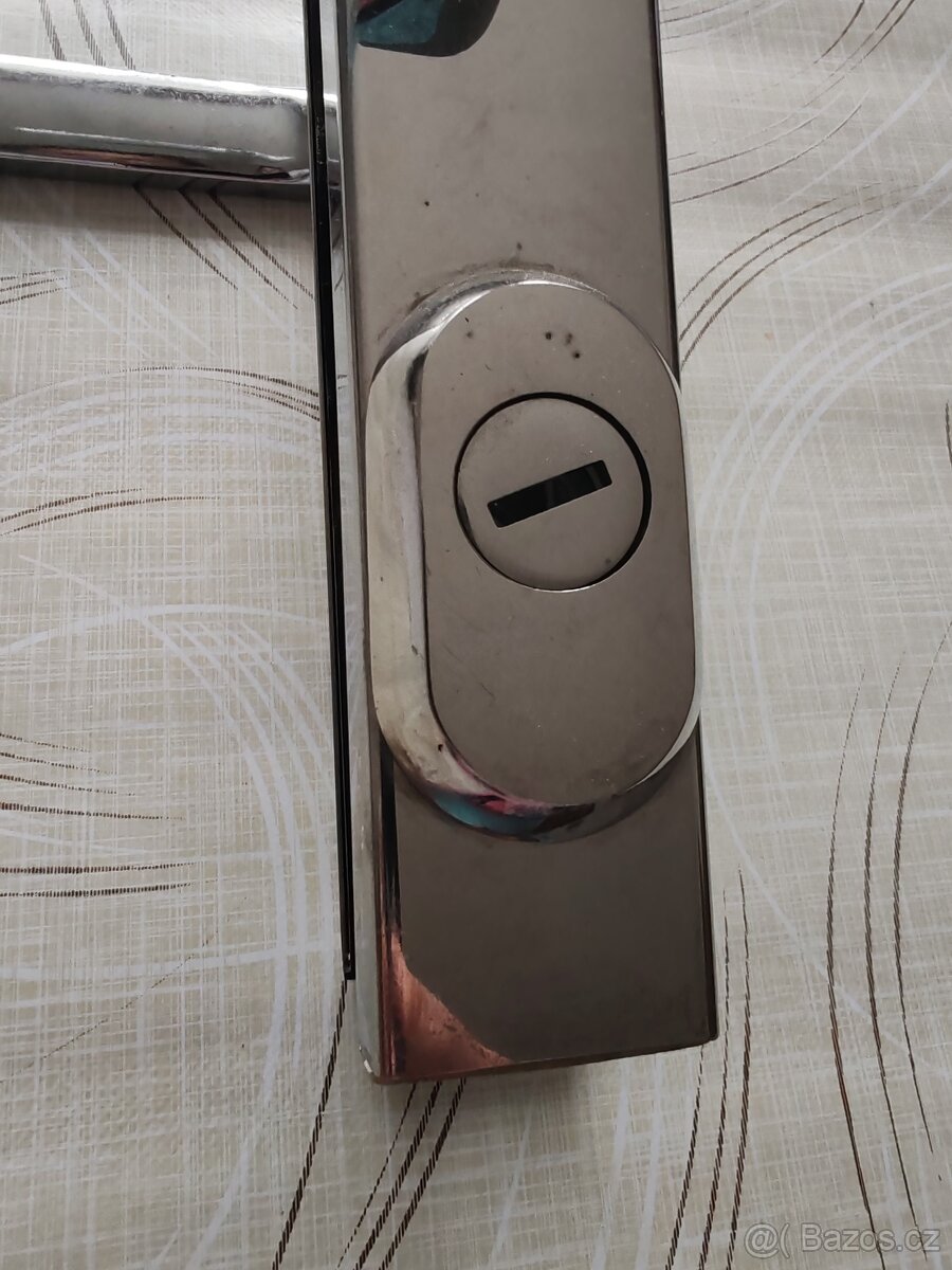 Bezpečnostní kování na dveře - 3