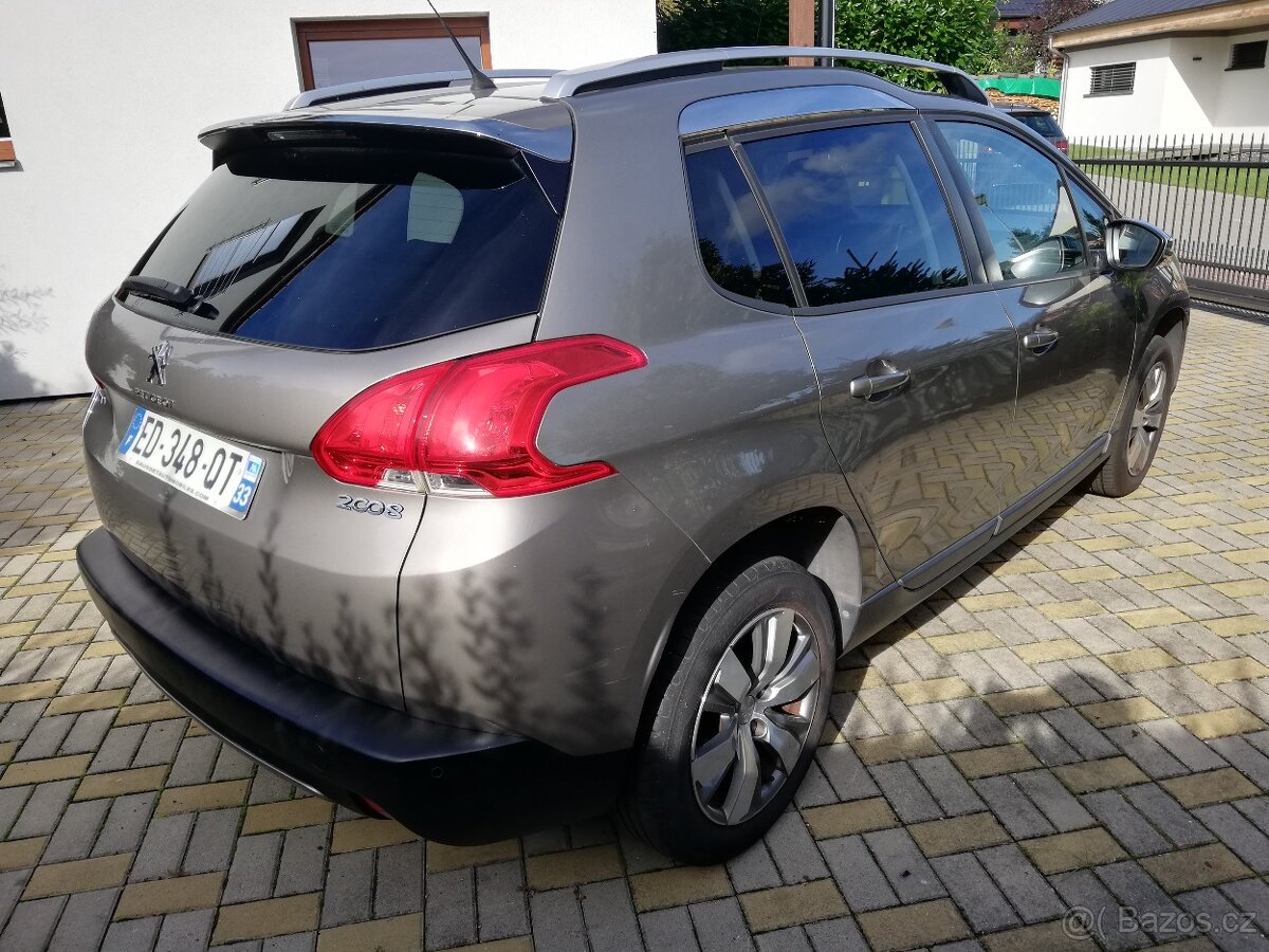 Peugeot 2008 1.2 60kw - ideál na kratší vzdálenosti - VÝMĚNA - 3